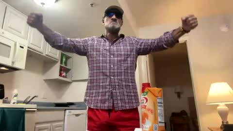italiankingstripper online show from 08-04-26, 05:15