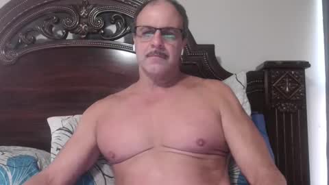 Snapshot of italianstud43 chatting on 10-09-25, 12:47 Hot Italian online show from 10-09-25, 12:47