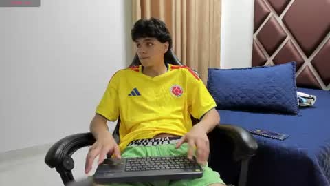 ithan_hot online show from 06-24-26, 03:49