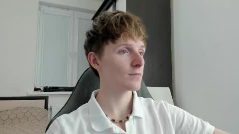 Snapshot of ithan_red chatting on 11-26-25, 05:03 Ethan online show from 11-26-25, 05:03