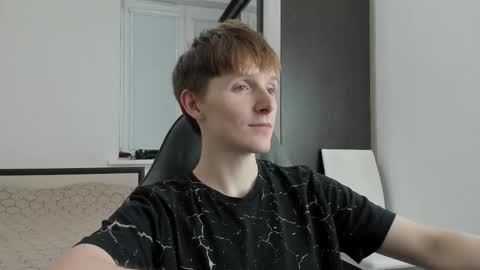 Snapshot of ithan_red chatting on 11-27-25, 06:10 Ethan online show from 11-27-25, 06:10