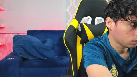 Ithan and Friends online show from 01-09-25, 01:56