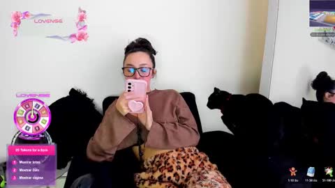 Angelica online show from 11-28-25, 07:38