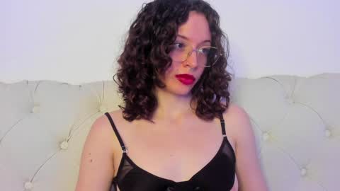 Snapshot of its_marie chatting on 02-07-25, 01:32 Maria online show from 02-07-25, 01:32
