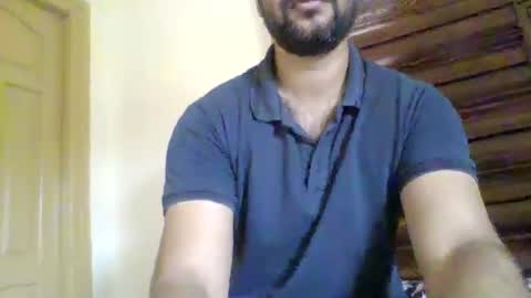 Snapshot of its_me_2323 chatting on 05-15-26, 04:30 its_me_2323 online show from 05-15-26, 04:30