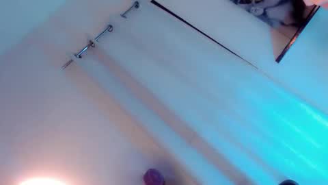 Snapshot of its_me_ezzie chatting on 02-17-25, 09:52 EZZIE online show from 02-17-25, 09:52