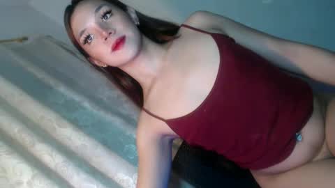 Snapshot of its_me_ezzie chatting on 02-25-25, 08:19 EZZIE online show from 02-25-25, 08:19