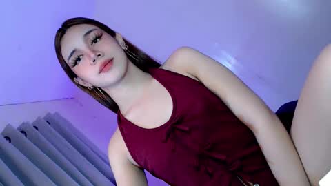 Snapshot of its_me_ezzie chatting on 11-09-25, 12:53 EZZIE online show from 11-09-25, 12:53