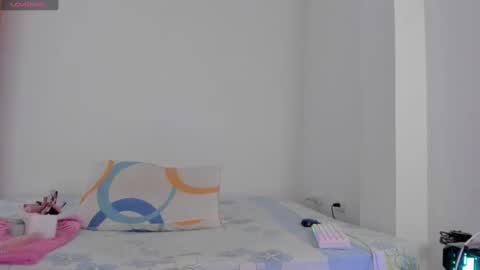 Miley hurtado online show from 10-21-25, 01:23