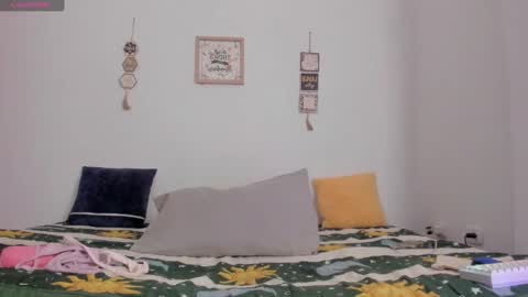 Miley hurtado online show from 11-23-25, 02:50