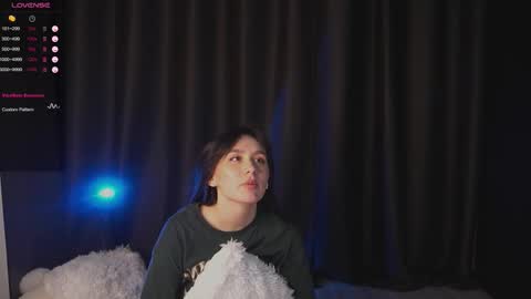 Snapshot of its_sophie chatting on 11-27-25, 09:17 Sophie online show from 11-27-25, 09:17