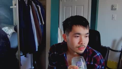 Snapshot of itsagoodboy69 chatting on 03-25-26, 03:40 asiancollegebro online show from 03-25-26, 03:40