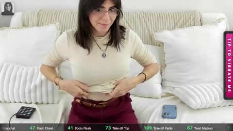 Snapshot of itschloelaurent chatting on 05-22-26, 07:52 itschloelaurent online show from 05-22-26, 07:52