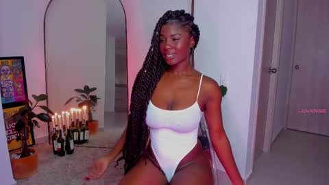 Snapshot of itslau_ chatting on 02-14-25, 08:10 lau online show from 02-14-25, 08:10