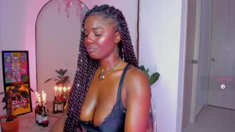 Snapshot of itslau_ chatting on 02-25-25, 04:35 lau online show from 02-25-25, 04:35