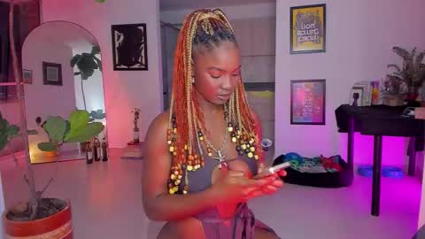 Snapshot of itslau_ chatting on 03-04-26, 11:55 lau online show from 03-04-26, 11:55