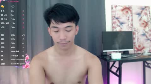 itsme_cxhennn online show from 11-25-25, 08:58