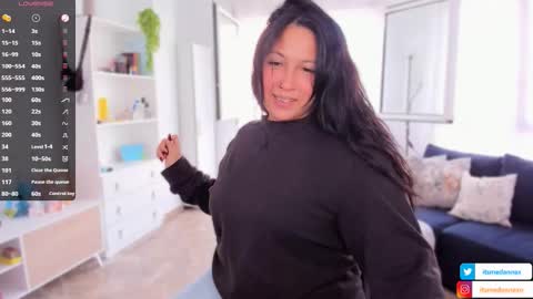 Itsmedannax   online show from 10-22-25, 09:31