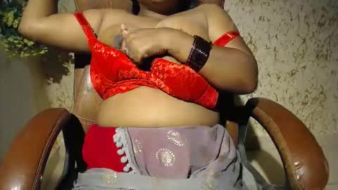 Snapshot of itsmiradesire chatting on 04-09-26, 04:34 Mira online show from 04-09-26, 04:34