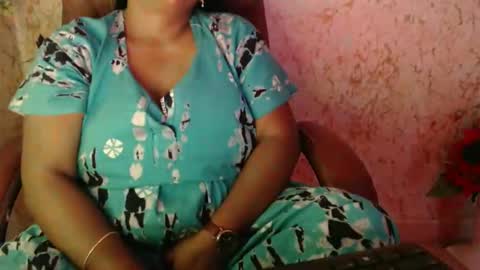 Snapshot of itsmiradesire chatting on 05-09-26, 11:15 Mira online show from 05-09-26, 11:15