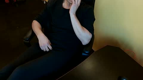 Snapshot of itssallgravy chatting on 11-02-25, 08:11 itssallgravy online show from 11-02-25, 08:11