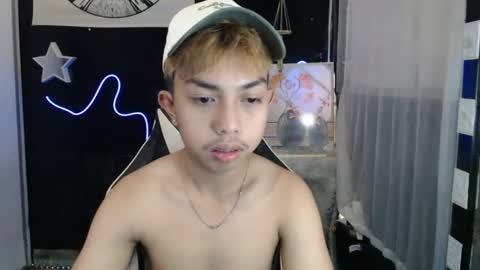 Snapshot of itsyourcummerboy_xx chatting on 05-06-26, 09:25 Kyle online show from 05-06-26, 09:25