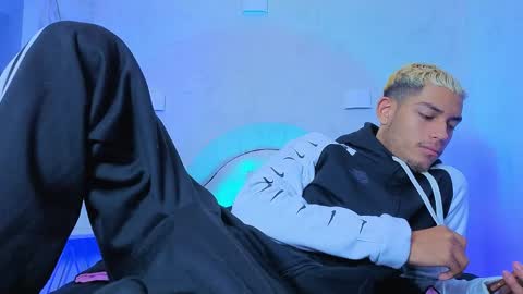 itszairen online show from 04-15-26, 03:57