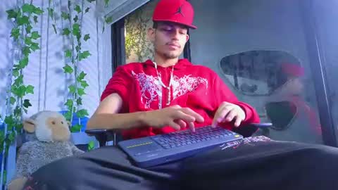 Snapshot of itszairen chatting on 06-20-26, 04:26 itszairen online show from 06-20-26, 04:26