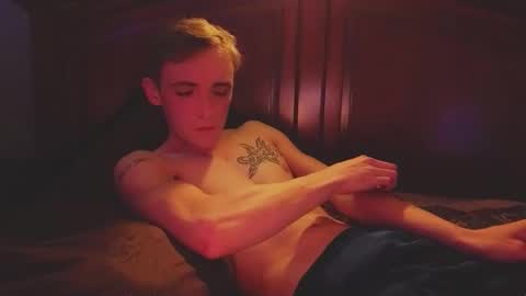 itzd123 online show from 04-11-26, 07:45