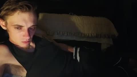 Snapshot of itzd123 chatting on 07-11-26, 10:18 itzd123 online show from 07-11-26, 10:18