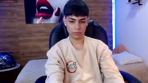 Snapshot of ivan_cooper chatting on 08-09-26, 03:23 Ivan Follow me please online show from 08-09-26, 03:23