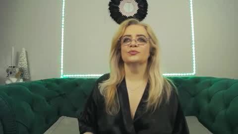 ivanacharm online show from 12-15-25, 04:50