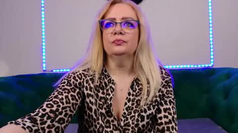 ivanacharm online show from 06-17-26, 03:20