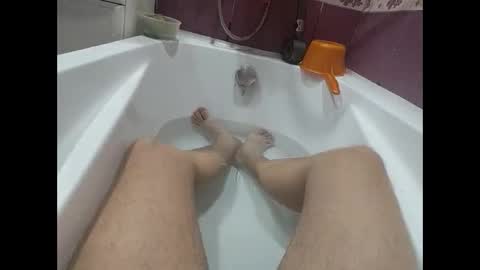 Snapshot of ivanes888 chatting on 09-30-25, 05:18 Mickey online show from 09-30-25, 05:18