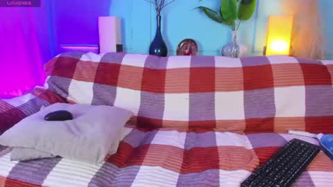 Snapshot of ivanna_wesley chatting on 06-17-26, 04:15 Ivanna online show from 06-17-26, 04:15