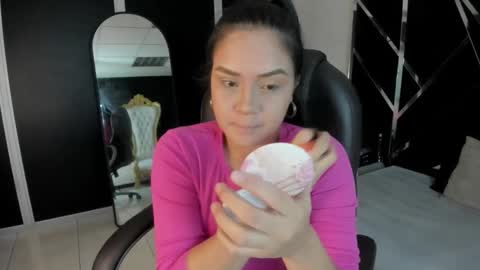 ivannaa18 online show from 11-22-25, 04:00