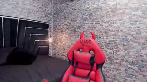 Snapshot of ivisbouncyass chatting on 02-10-25, 05:41 Ivis online show from 02-10-25, 05:41