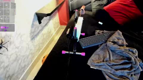 Snapshot of ivisbouncyass chatting on 10-21-25, 12:28 Ivis online show from 10-21-25, 12:28