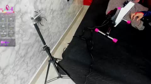 Snapshot of ivisbouncyass chatting on 10-30-25, 12:17 Ivis online show from 10-30-25, 12:17