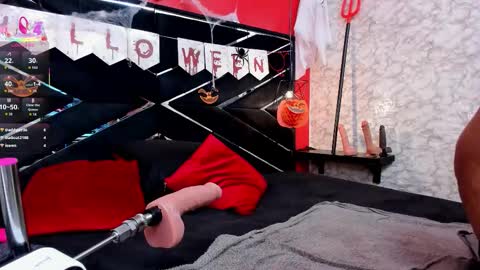 Snapshot of ivisbouncyass chatting on 10-31-25, 01:45 Ivis online show from 10-31-25, 01:45