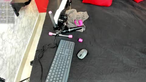 Snapshot of ivisbouncyass chatting on 11-29-25, 12:19 Ivis online show from 11-29-25, 12:19