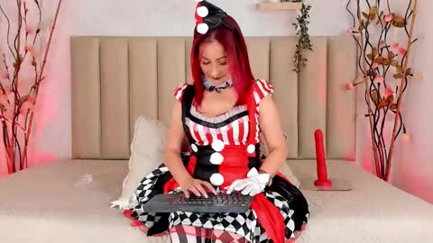 Ivone Adams online show from 10-31-25, 08:21