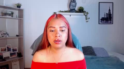 Snapshot of ivone_castro chatting on 10-27-25, 12:42 ivone_castro online show from 10-27-25, 12:42