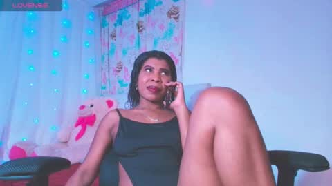  Ivon  Miss Jones  online show from 11-09-25, 04:00