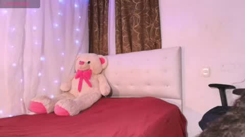 Snapshot of ivonjoness chatting on 06-28-26, 04:40 Ivon Miss Jones online show from 06-28-26, 04:40