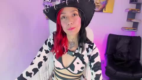 Snapshot of ivonne66 chatting on 10-27-25, 12:53 Ivonne online show from 10-27-25, 12:53