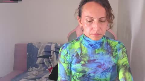 IVONNE online show from 01-14-26, 12:49