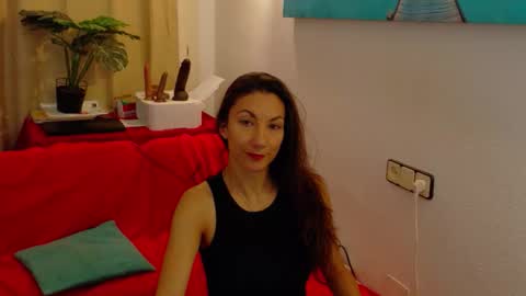 Snapshot of ivonne_hilton chatting on 05-26-26, 07:59 Ivonne online show from 05-26-26, 07:59