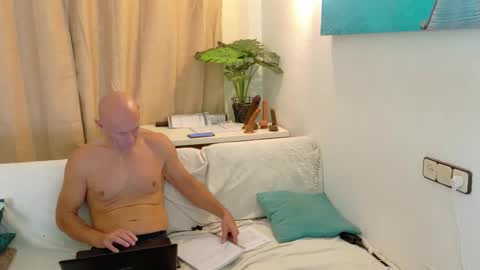 ivonneanddom online show from 10-29-25, 10:39