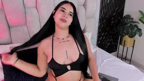 Snapshot of ivvonymonroe chatting on 07-23-26, 10:40 ivvonymonroe online show from 07-23-26, 10:40